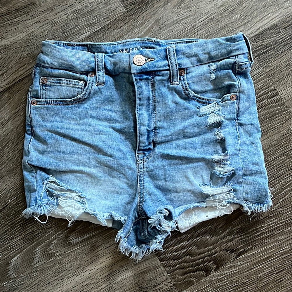 American eagle curvy hi-rise shortie shorts I’m size 4 and super stretch